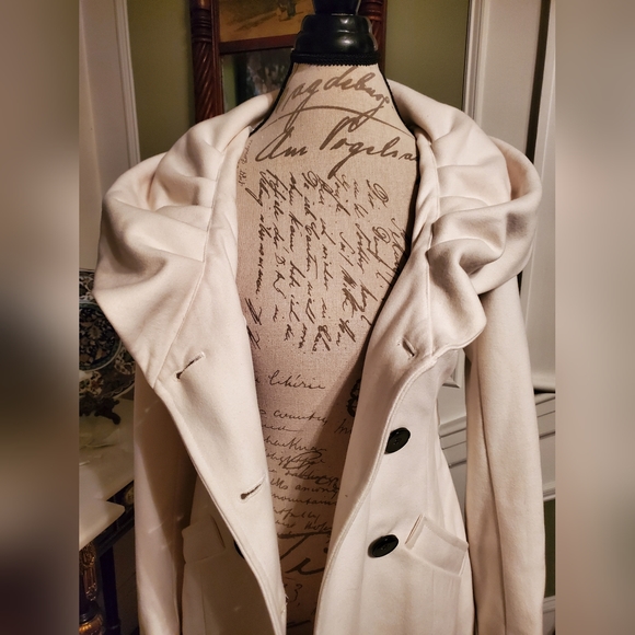 BeBe wool Winter White double-breasted coat with dramatic collar sz M - Picture 3 of 16